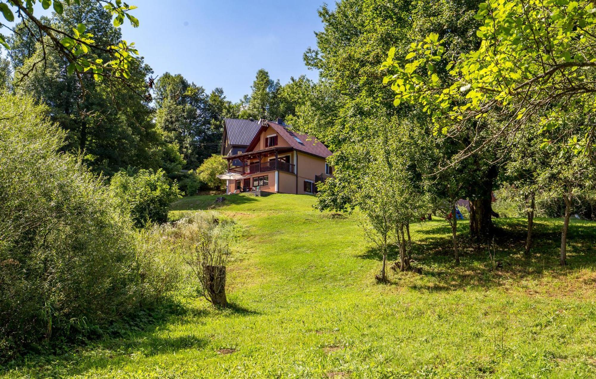 1 Bedroom Cozy Apartment In Lokve Exteriér fotografie